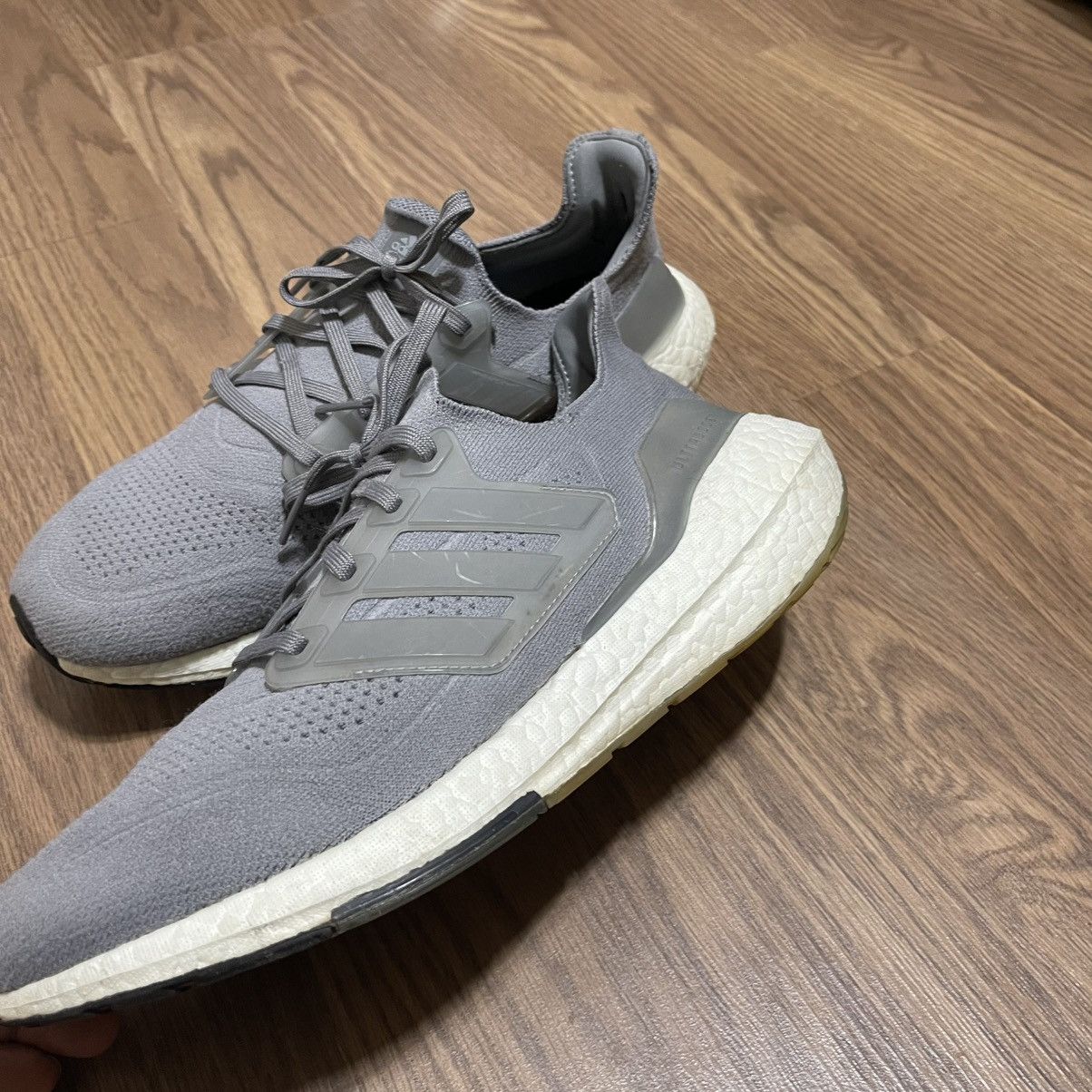 Adidas adidas Ultraboost Light grey silver Knit Upper Lace size 11 Size US 11 / EU 44 - 4 Thumbnail