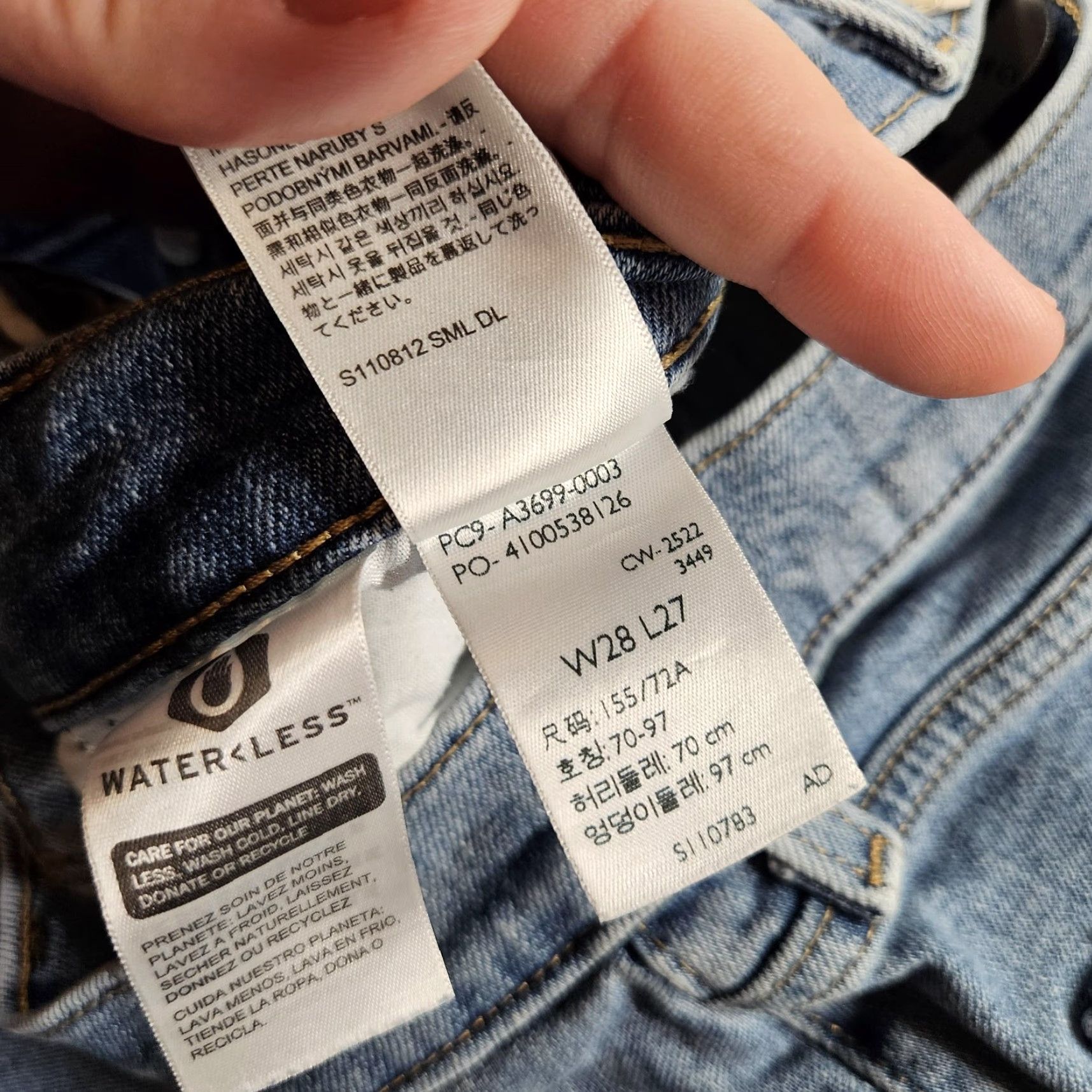 Levi's VINTAGE Levi's SilverTab Jeans Women 28x27 Light Wash Mom High Rise Tapered Denim Relaxed Blue 27 In Inseam Zip Pockets Womens Jeans Size 28" / US 6 / IT 42 - 5 Thumbnail