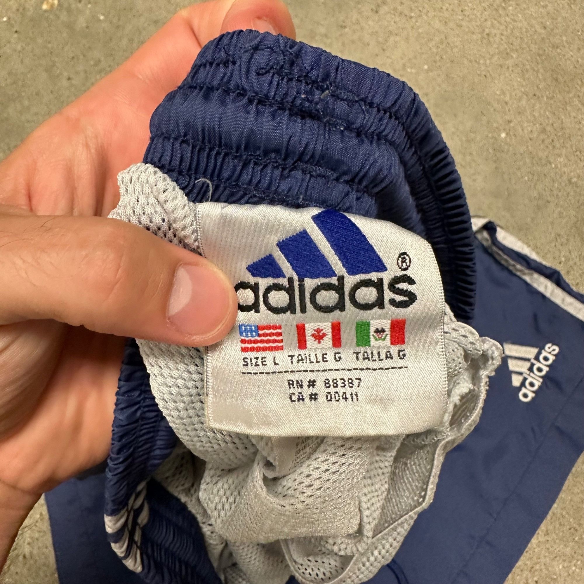 Adidas × Vintage Vintage 90s Adidas 3 Stripe Nylon Shorts Size US 32 / EU 48 - 3 Thumbnail