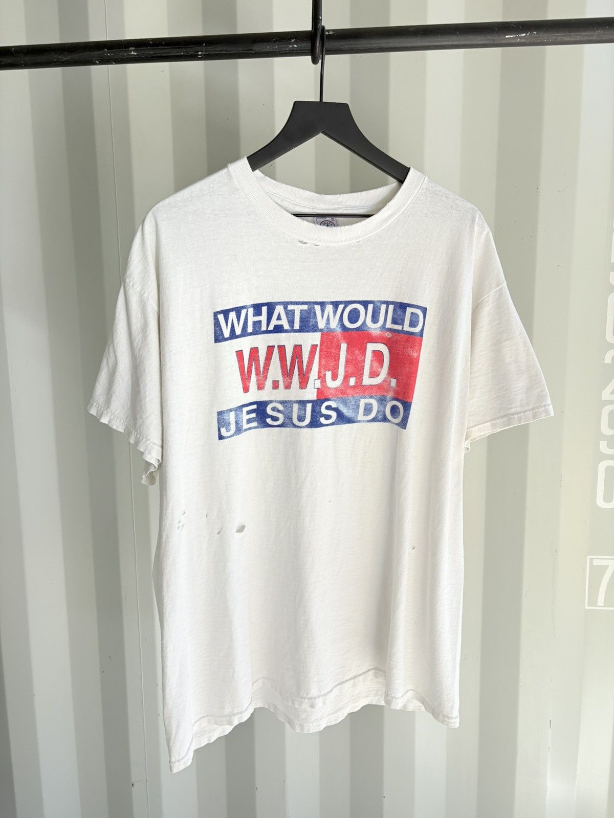 Vintage Vintage Jesus WWJD Faded Thrashed Distressed Shirt GRUNGE Size US XL / EU 56 / 4 - 1 Thumbnail
