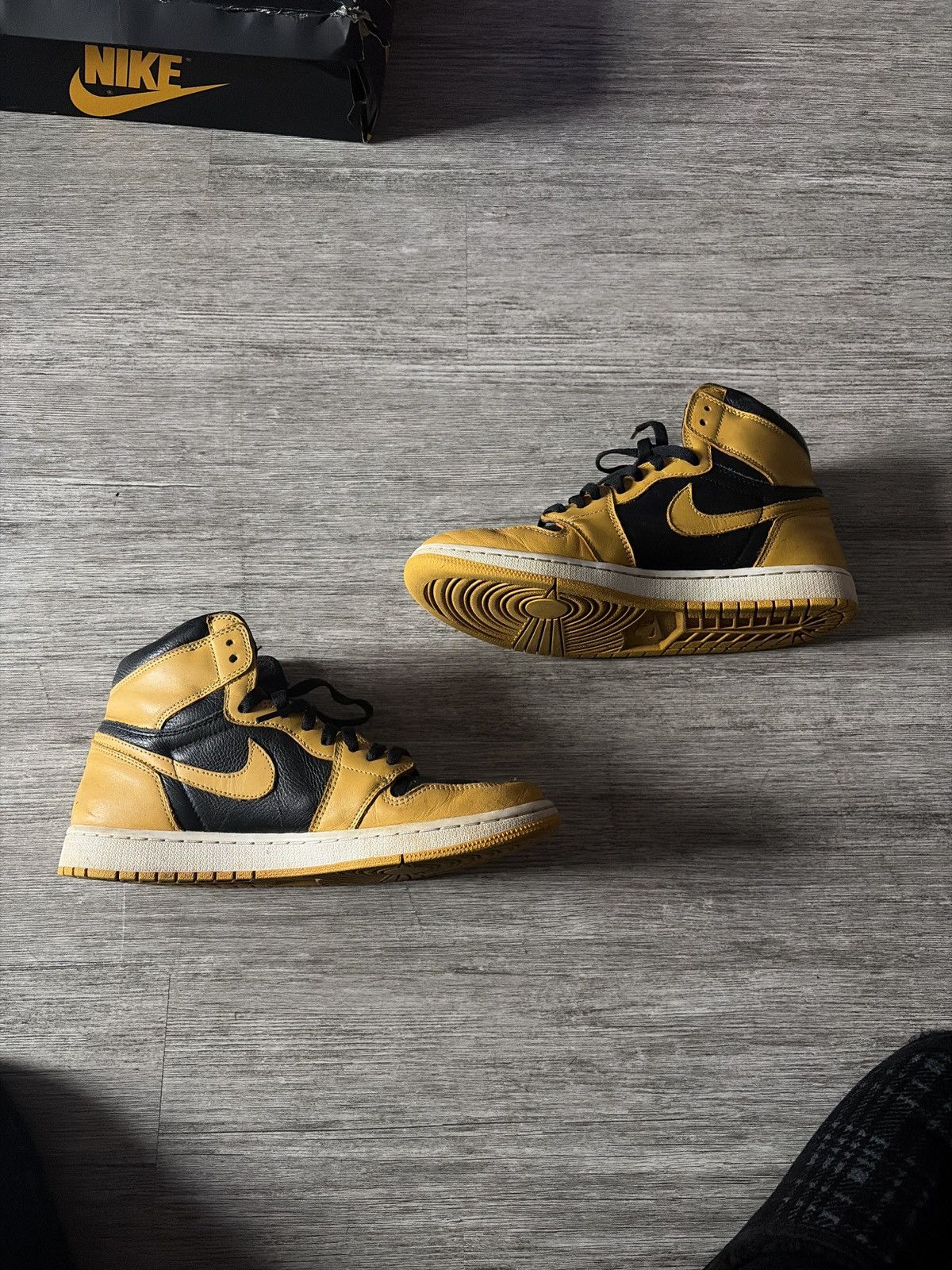 Jordan Brand Jordan 1 OG ‘Pollen’ Size US 11.5 / EU 44-45 - 1 Thumbnail