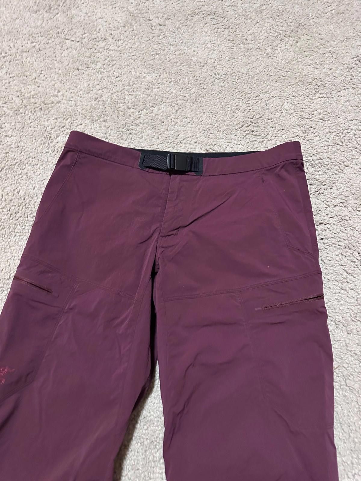 Arc'teryx ARCTeryx Pants Hiking Outdoor Cargo Commuter Damen Plum Sz10 Size 32" / US 10 / IT 46 - 4 Thumbnail