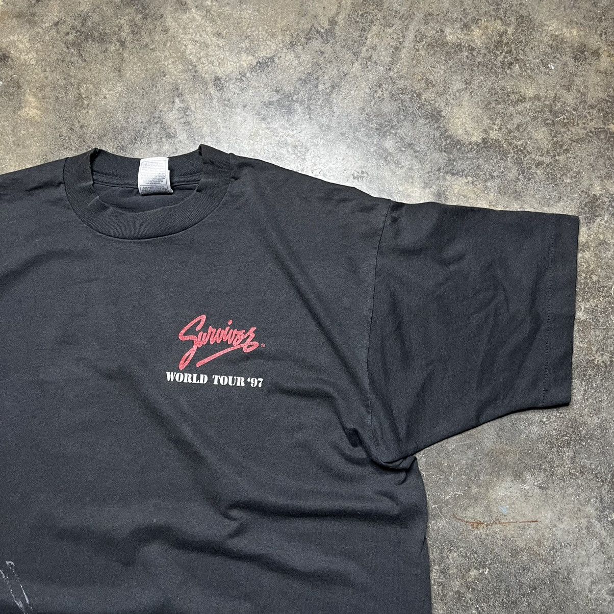 Vintage vintage 1997 survivor band faded tshirt Size US XL / EU 56 / 4 - 7 Thumbnail