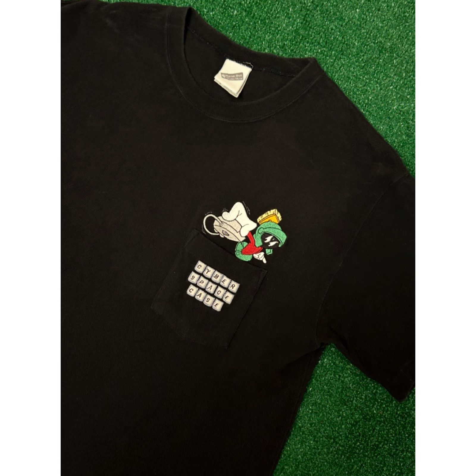 Vintage VINTAGE Marvin The Martian Embroidered Pocket Tee Shirt 90s Looney Tunes Men S Black Small Short Sleeve Tee Shirt Size US S / EU 44-46 / 1 - 4 Thumbnail