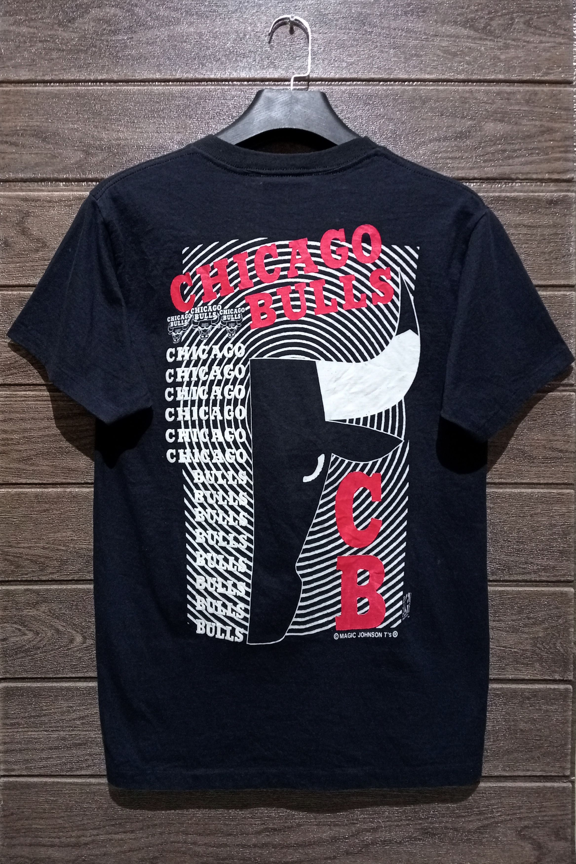NBA × Vintage VTG '90s Single Stitch Magic Johnson Chicago Bulls Tee USA Size US M / EU 48-50 / 2 - 1 Thumbnail