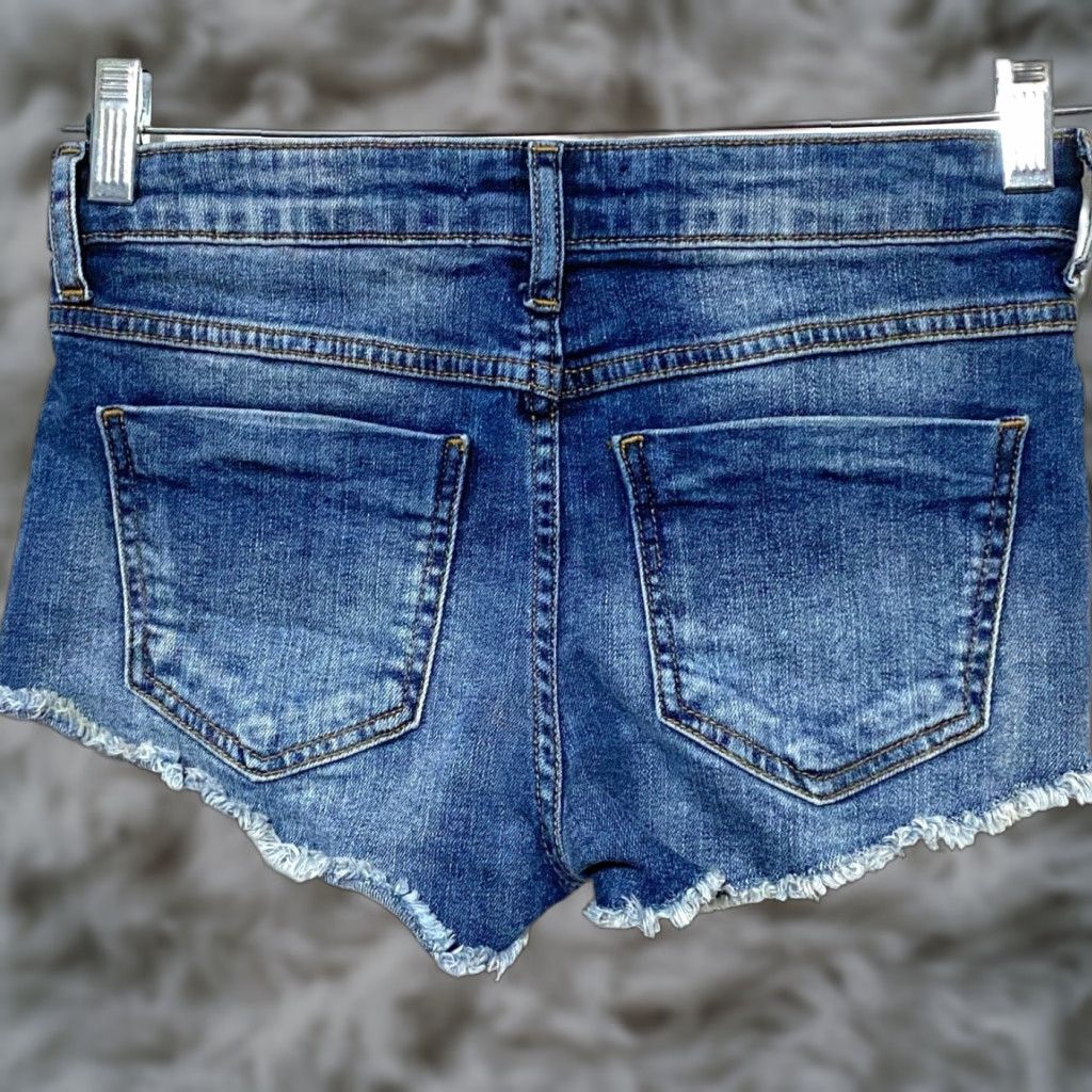 Forever 21 Forever 21 Shortie Frayed Raw Hem Jean Shorts Womens 25 Distressed Grunge Summer Jeans Shorts Womens 25 Blue Boys/Girls? Size 42" / US 20 - 1 Thumbnail