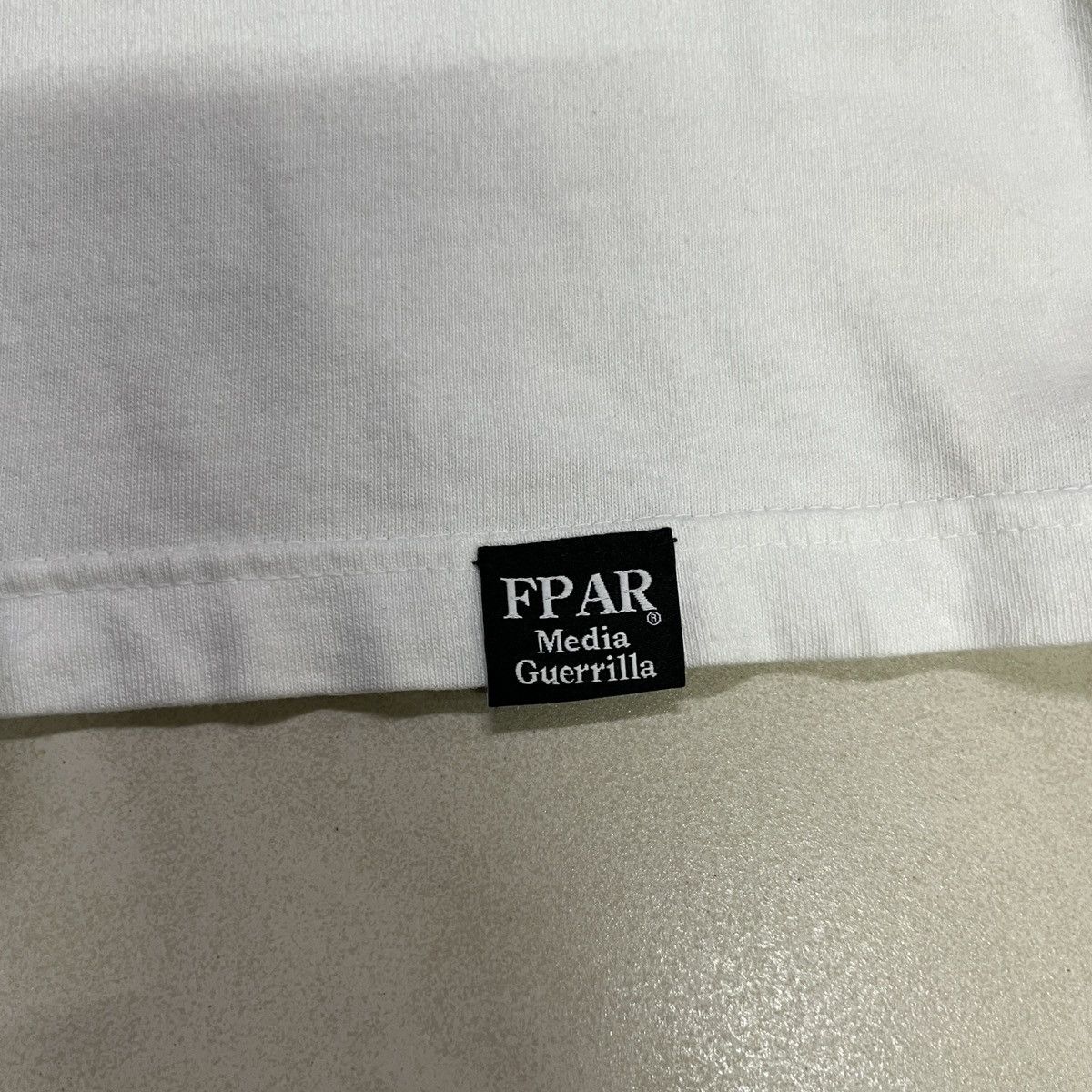 FPAR × Japanese Brand × Vintage Fpar Media Guerrilla Quotes T Shirt Size US M / EU 48-50 / 2 - 5 Thumbnail