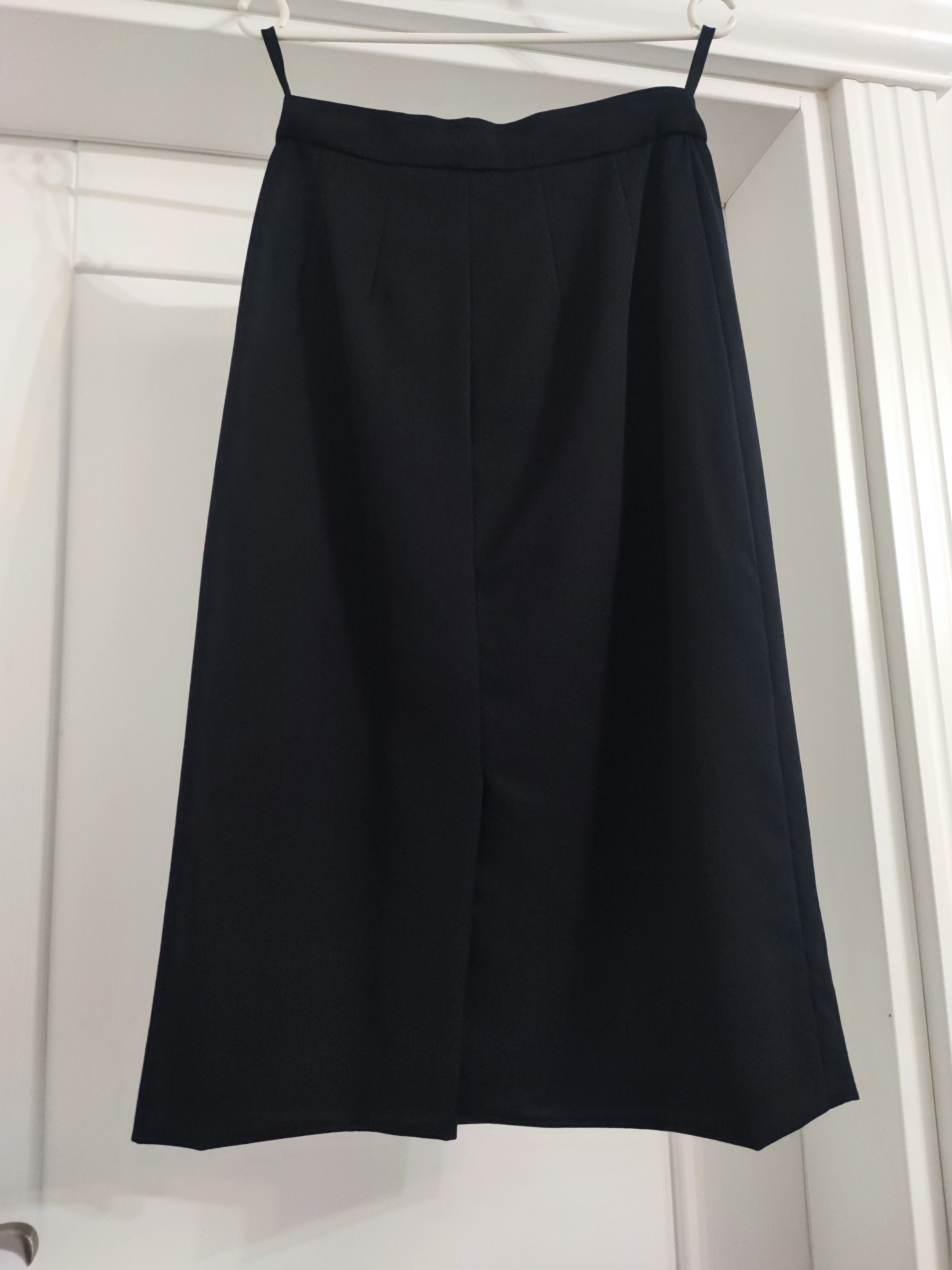 Burberry Vintage Burberrys black wool skirt Size 27" / US 4 / IT 40 - 2 Thumbnail