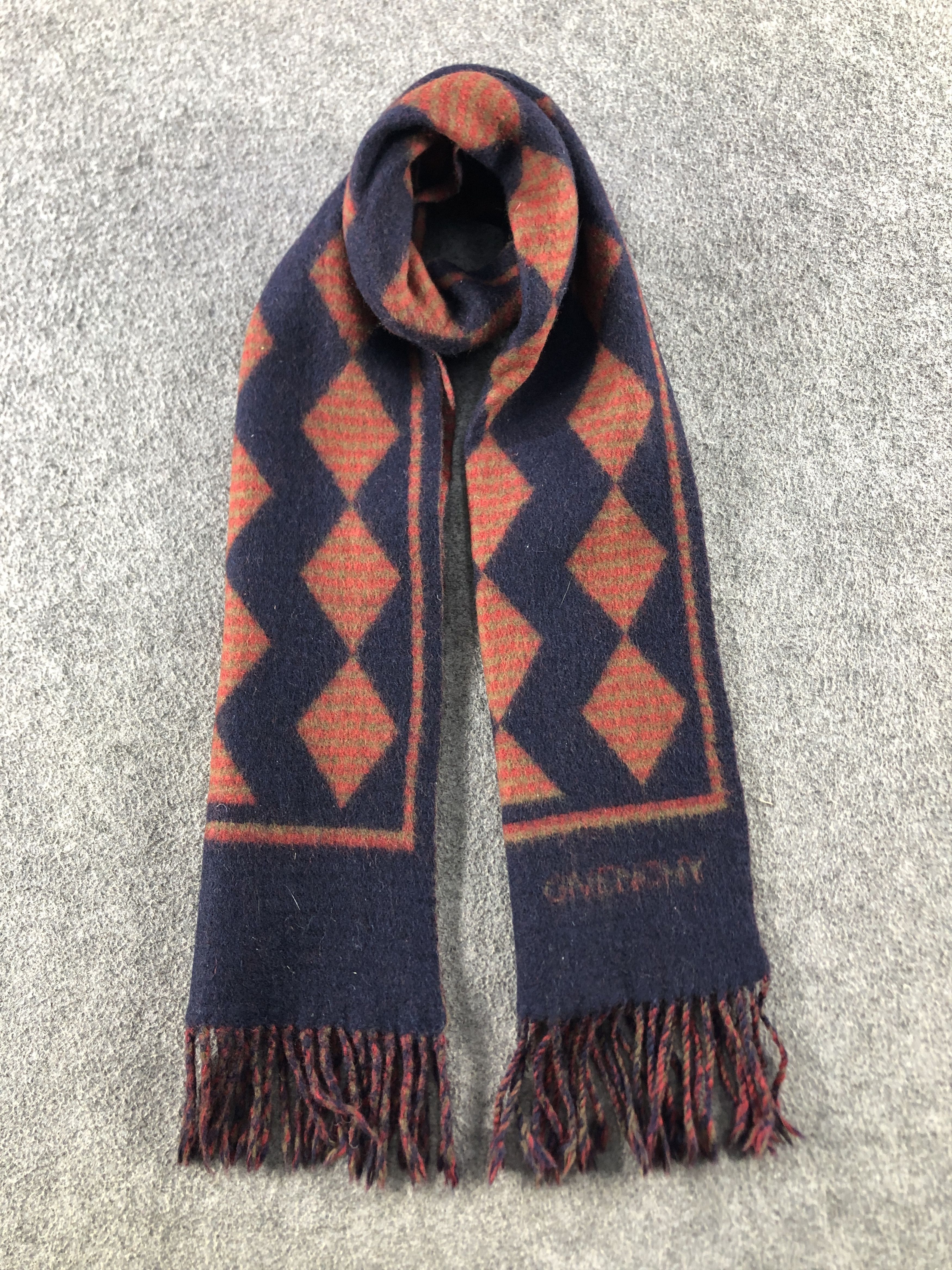 Vintage Givenchy Scarf / Muffler / Neckwear P914 Size ONE SIZE - 1 Thumbnail