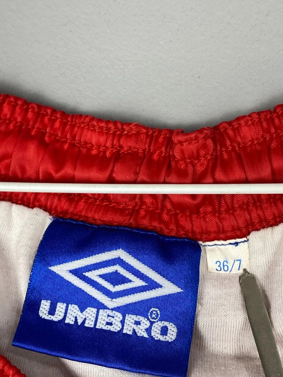 Umbro Umbro Red Vintage Soccer Size US 32 / EU 48 - 3 Thumbnail