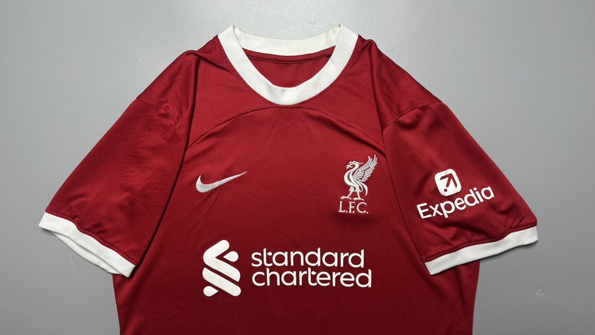 Nike LIVERPOOL NIKE 2023/2024 SOCCER HOME JERSEY #8 SZOBOSZLAI Size US M / EU 48-50 / 2 - 3 Thumbnail