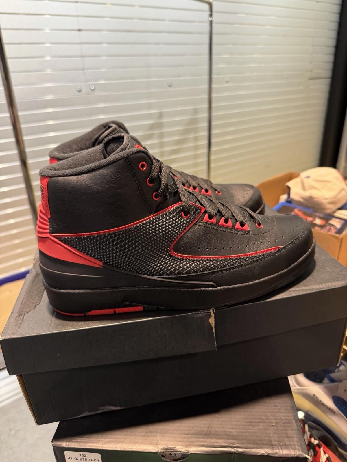 Nike Nike Air Jordan 2 Retro Alternate 87 red Black Sneaker 10 Size US 10 / EU 43 - 4 Thumbnail
