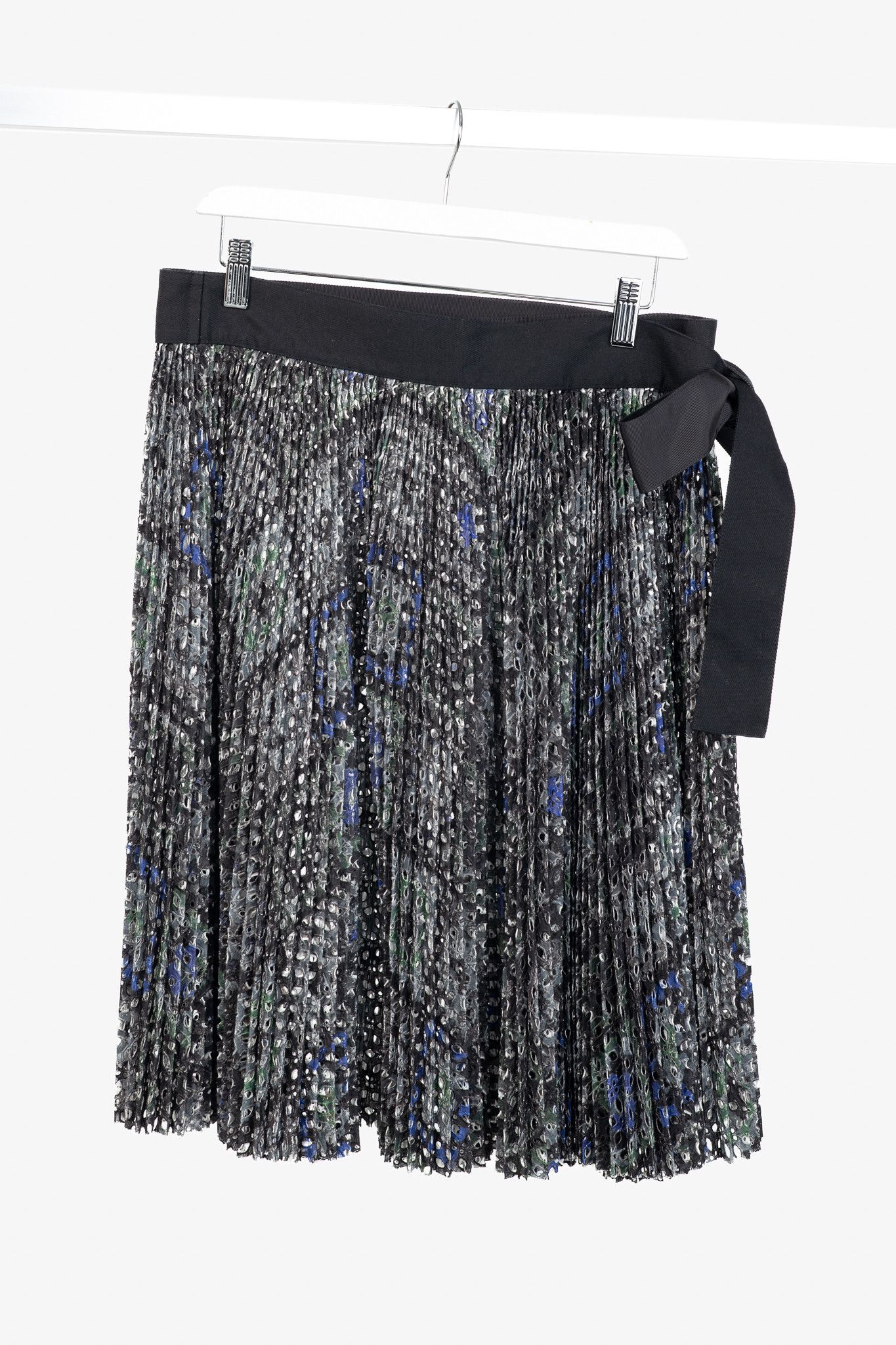 Sacai Sacai SS/17 Cotton Perforated Eyelet Pleated Wrap Skirt Size 32" / US 10 / IT 46 - 1 Thumbnail