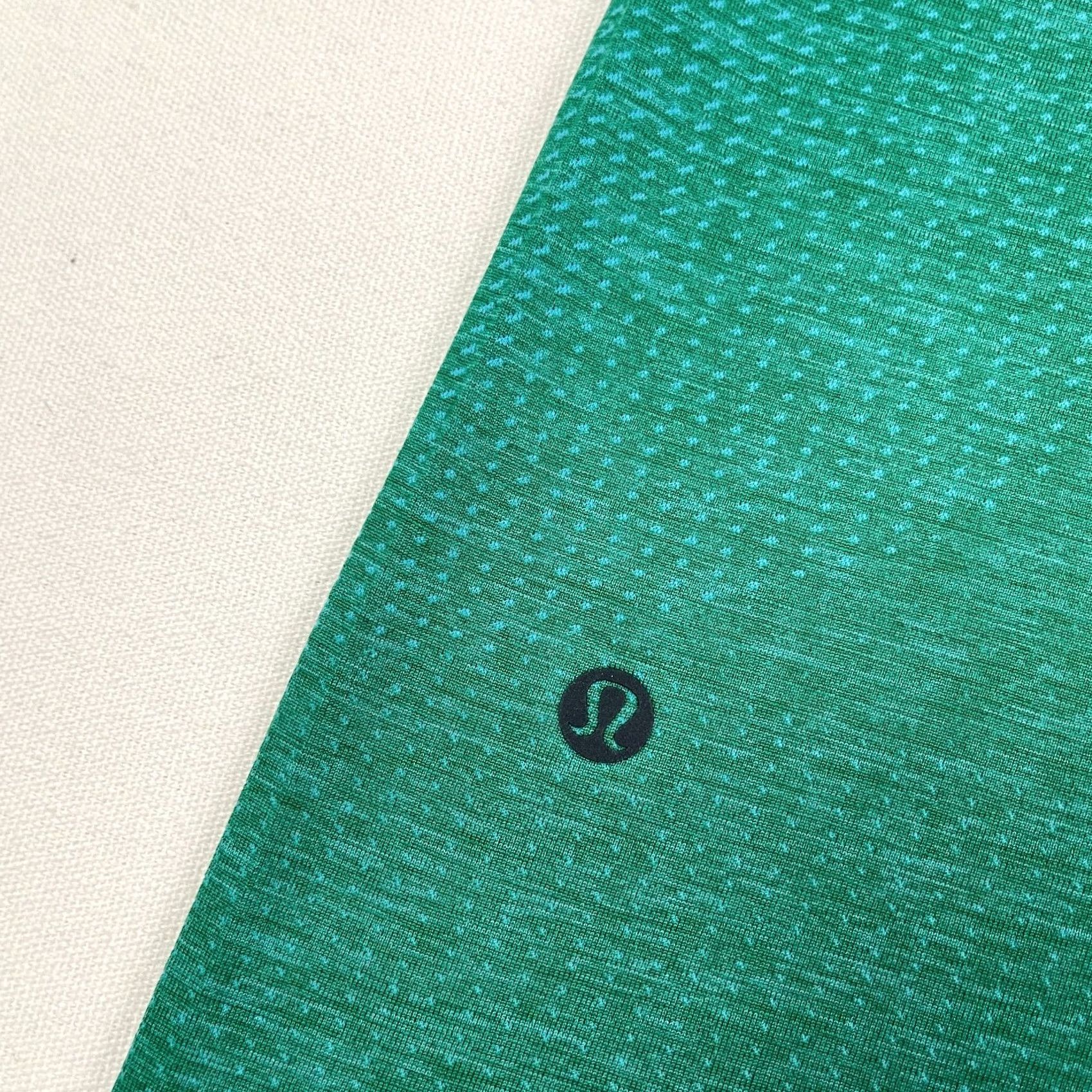Lululemon VINTAGE? No. Size US XL / EU 56 / 4 - 3 Thumbnail