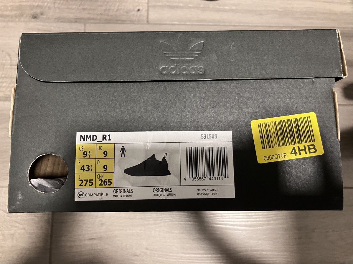 Adidas Adidas NMD R1 Triple Black Size US 9.5 / EU 42-43 - 6 Thumbnail