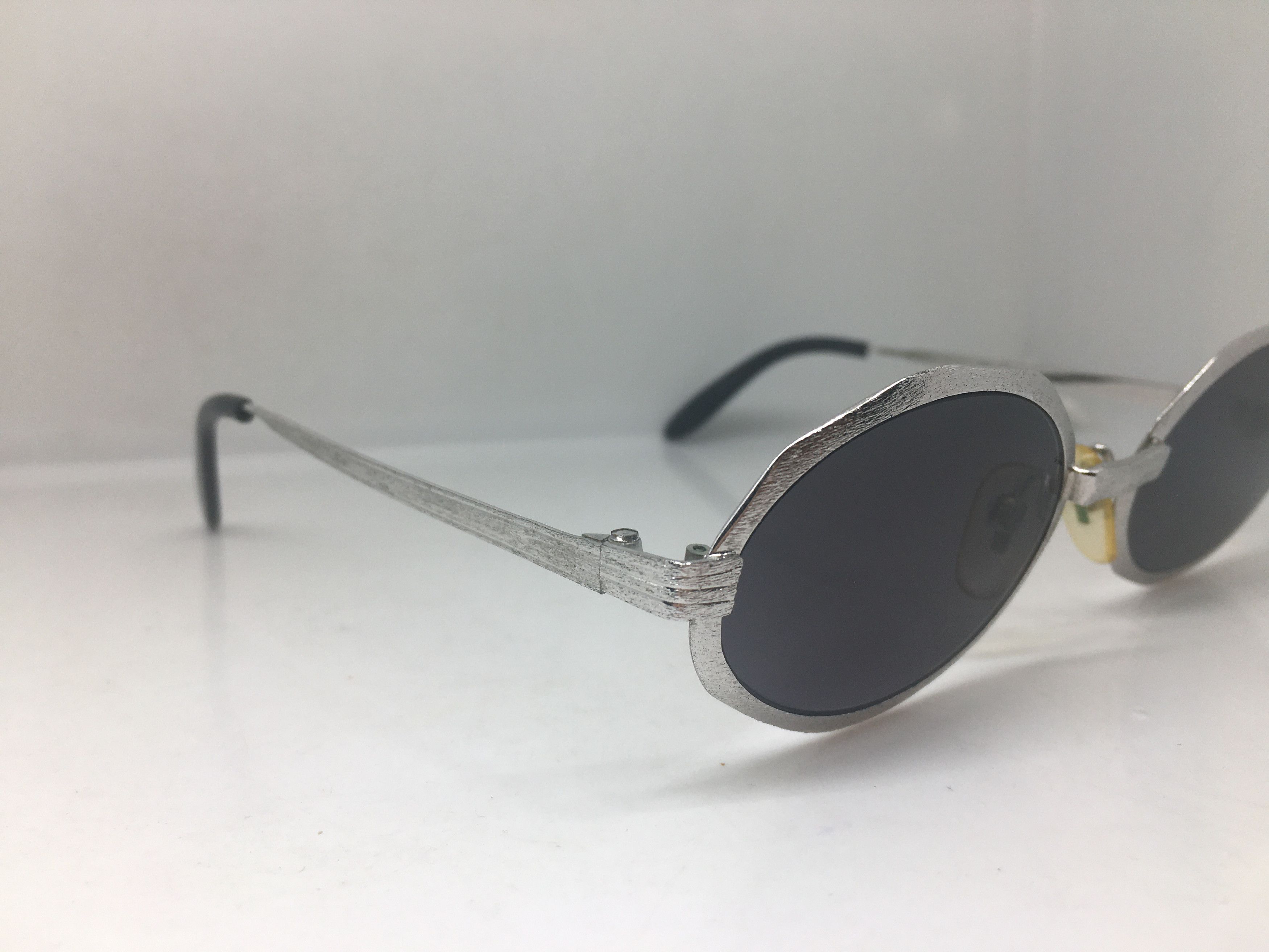 Vintage Vintage 70s Silver Oval Sunglasses Frame Italy Size ONE SIZE - 2 Thumbnail