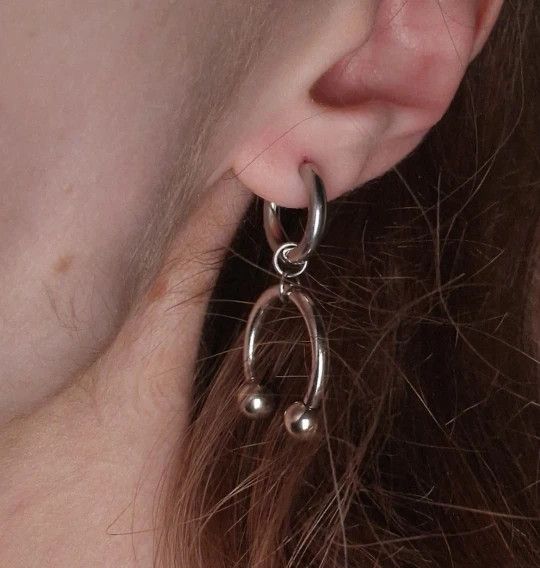 Jewelry A Pair of Horseshoe Round Beads Hollow Steel Earrings Size ONE SIZE - 3 Thumbnail