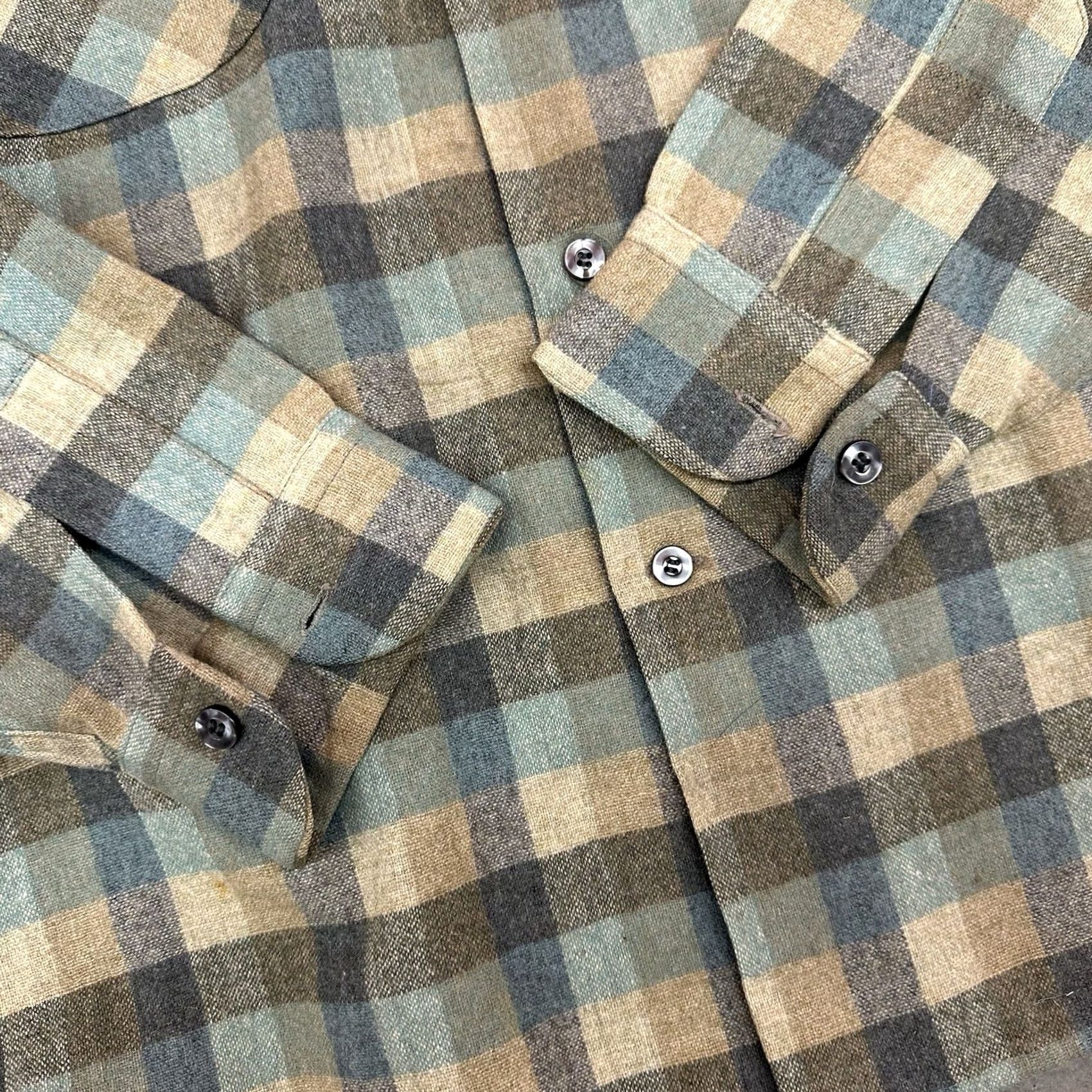 Pendleton VINTAGE Pendleton Shirt L Blue Plaid Tartan Wool 1960s 70s USA Made Mens Size US L / EU 52-54 / 3 - 4 Thumbnail
