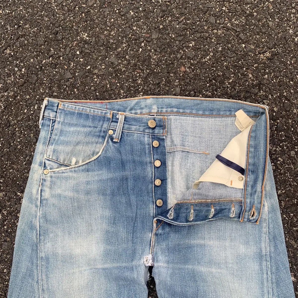 LVC ‼️STEALS‼️ Levi’s Jeans 33x31 Single Pocket Back Denim Pants Size US 33 - 8 Thumbnail