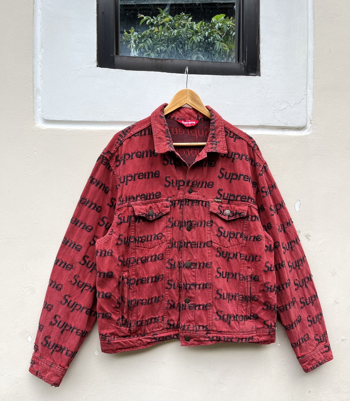 Supreme SUPREME FRAYED LOGOS DENIM JACKET SS21 Size US L / EU 52-54 / 3 - 11 Thumbnail