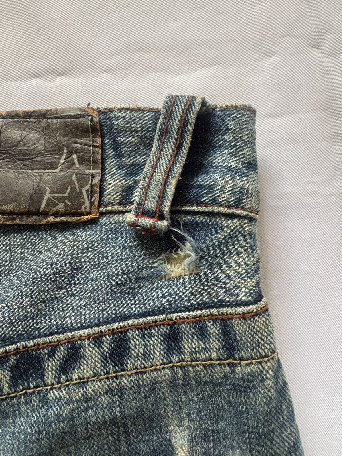 If Six Was Nine RATTLE TRAP DISTRESSED FADED JEANS Size US 31 - 7 Thumbnail