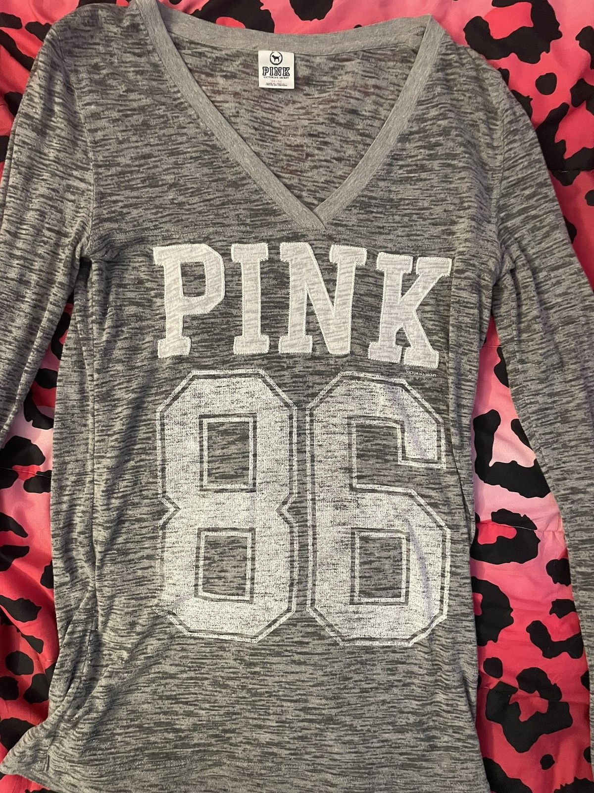 Victoria's Secret Y2k victorias secret long sleeve v-neck shirt Size M / US 6-8 / IT 42-44 - 1 Thumbnail
