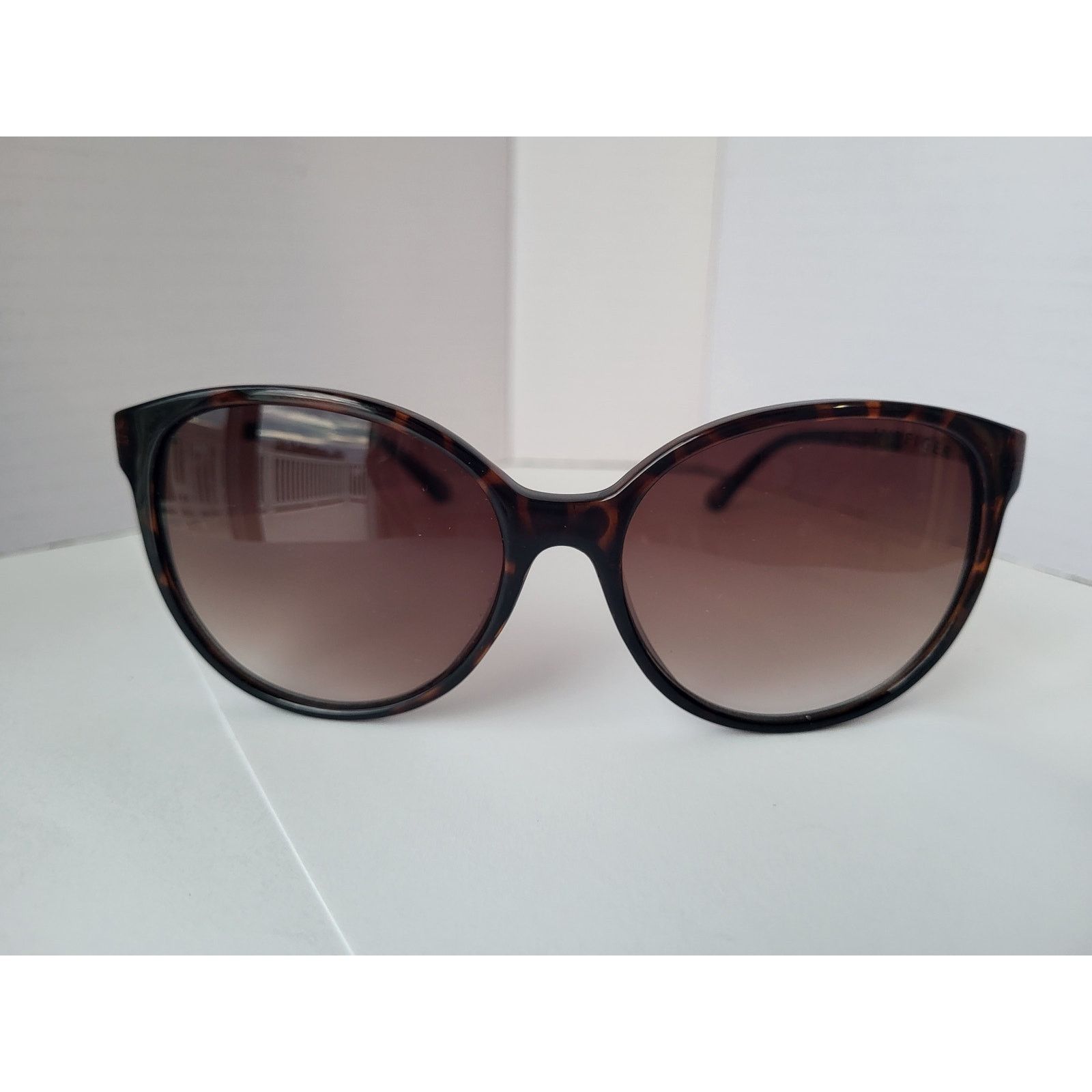 Tommy Hilfiger Womens Hilfiger Sally Gradient Sunglasses Brown Pre-Owned Size ONE SIZE - 1 Thumbnail