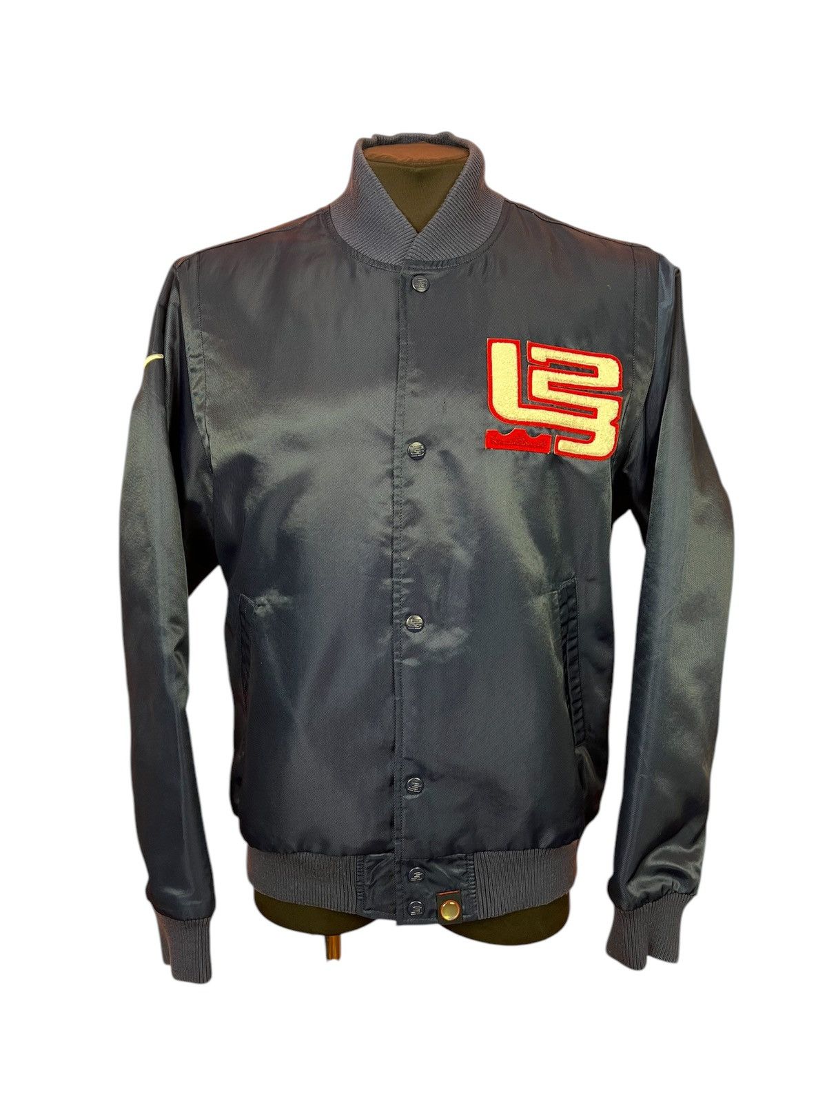 Nike × Vintage nike Lebron James 23 vintage rare bomber jacket varsity Size US M / EU 48-50 / 2 - 1 Thumbnail