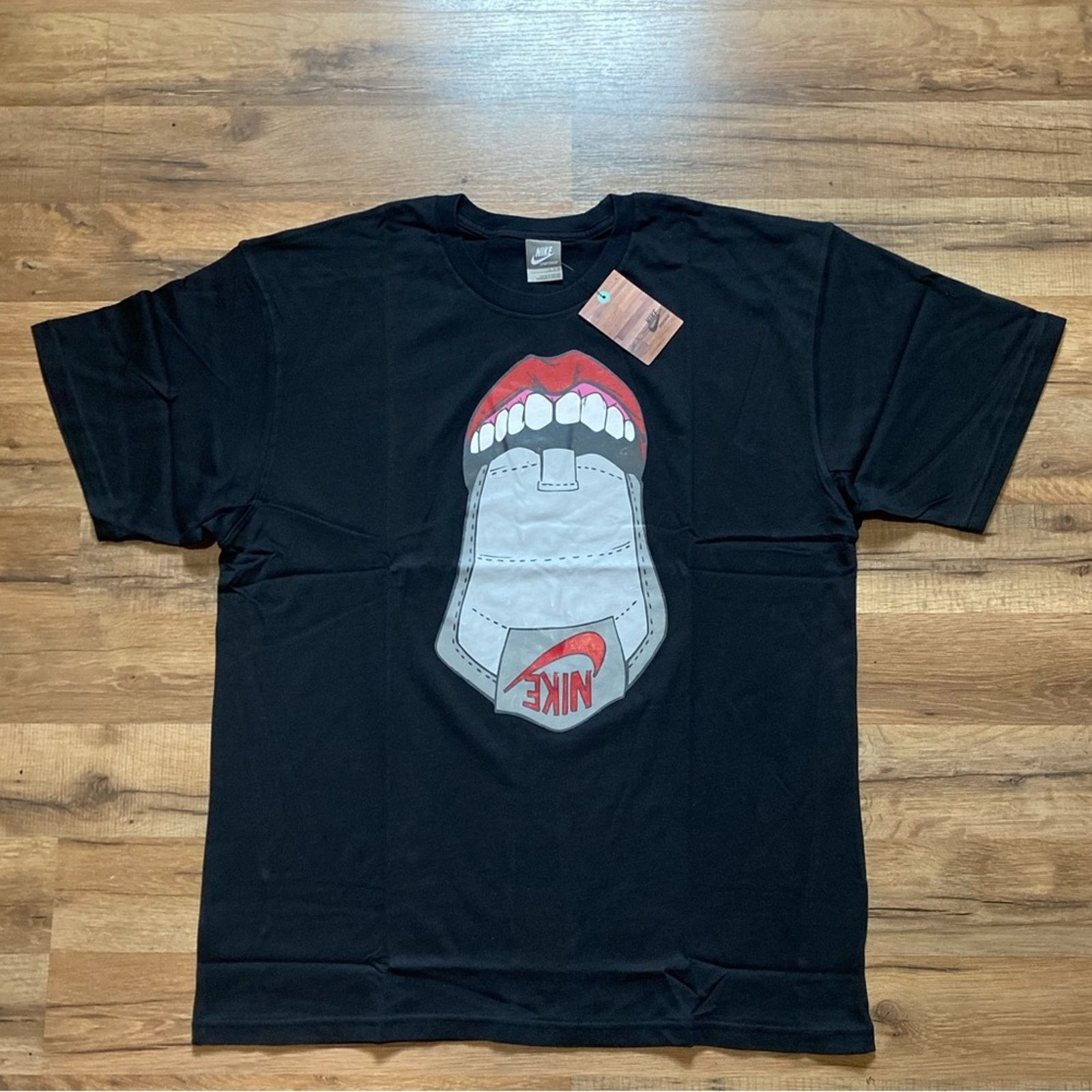 Nike 2008 Nike Shoe Tongue Short Sleeve Size US L / EU 52-54 / 3 - 1 Thumbnail