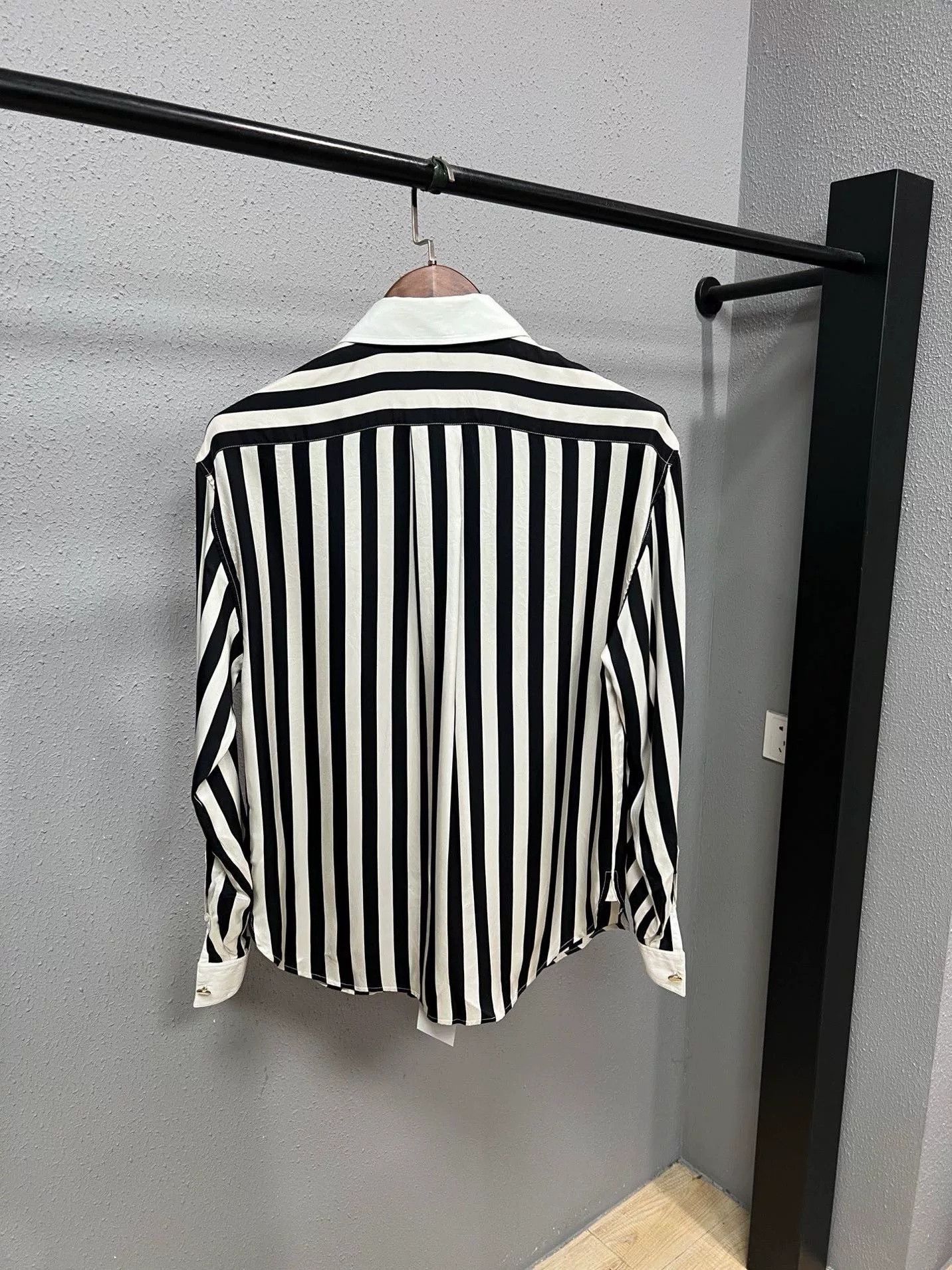 Saint Laurent Paris Saint Laurent Black White Stripe Silk Shirt Size US S / EU 44-46 / 1 - 2 Thumbnail