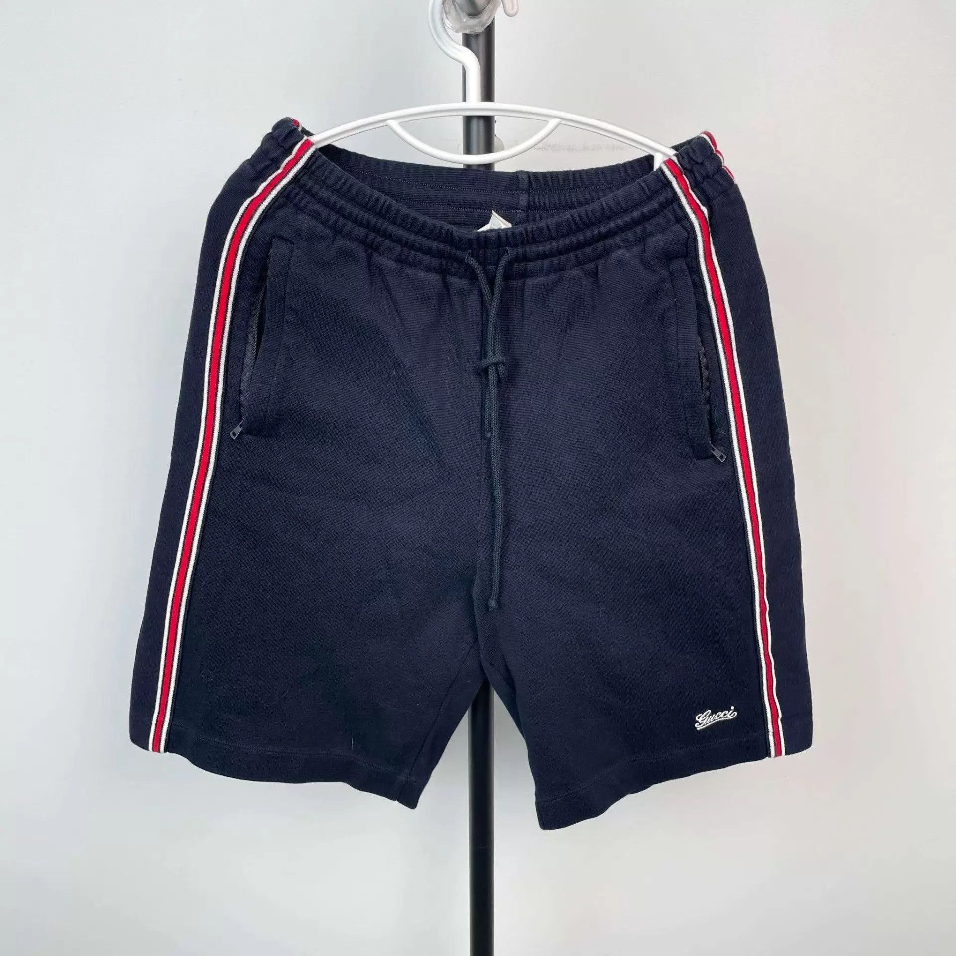 Gucci Gucci black red stripe short S Size US 30 / EU 46 - 1 Thumbnail