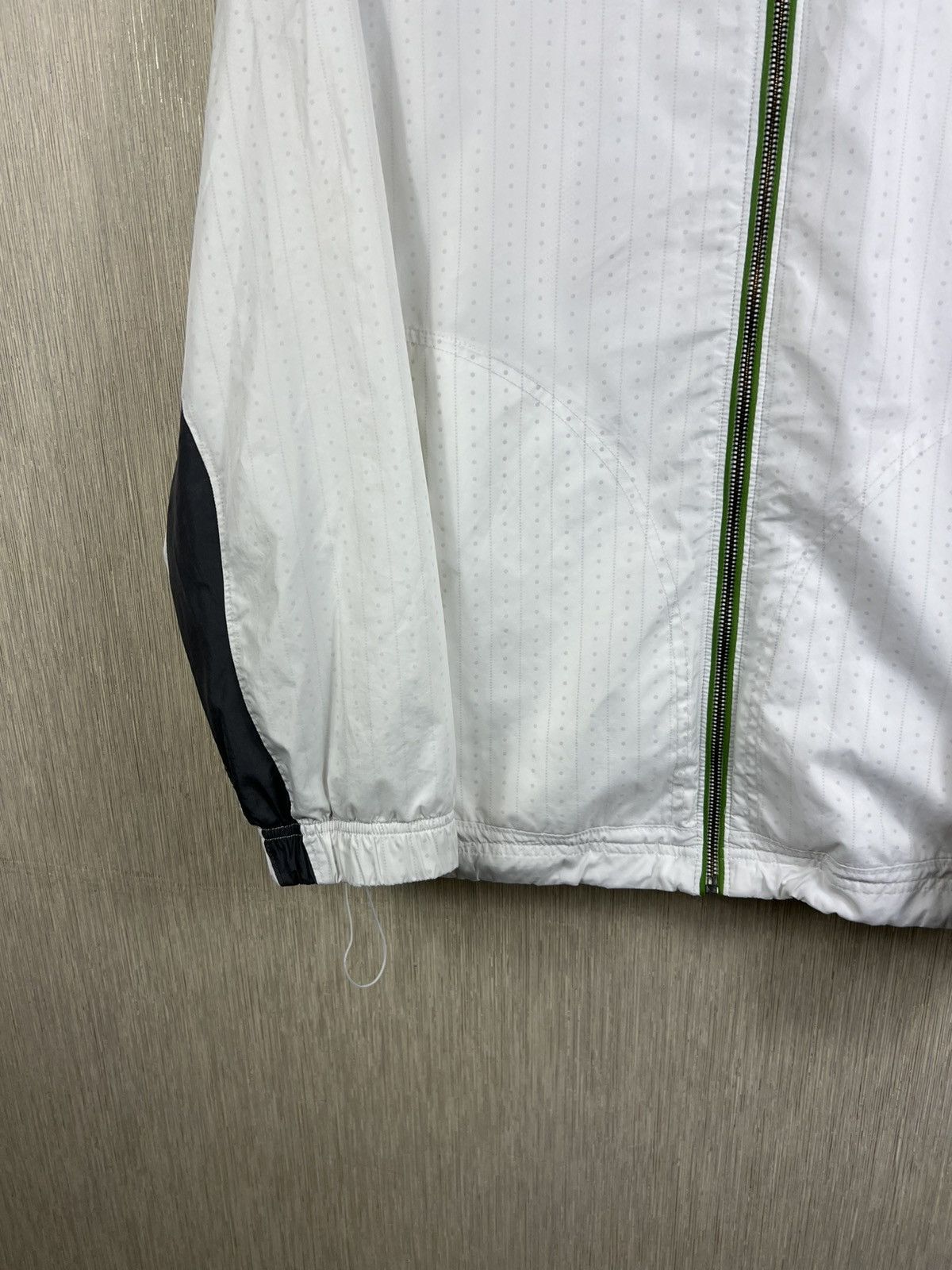 Jordan Brand Vintage Nike Jordan brand y2k light jacket windbreaker retro Size US L / EU 52-54 / 3 - 7 Thumbnail