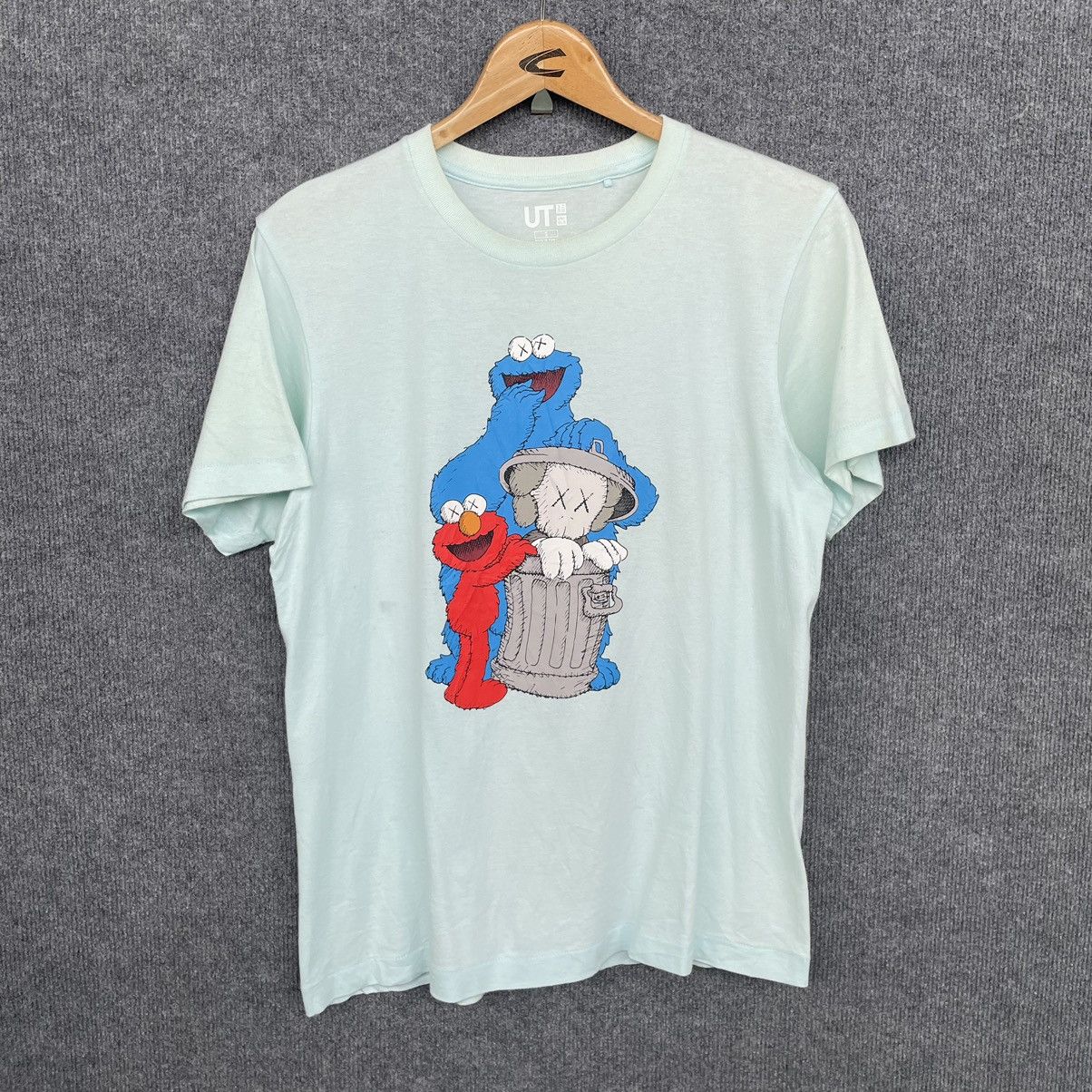 Japanese Brand × Kaws Kaws x Sesame Street for Uniqlo T Shirt Size US S / EU 44-46 / 1 - 1 Thumbnail