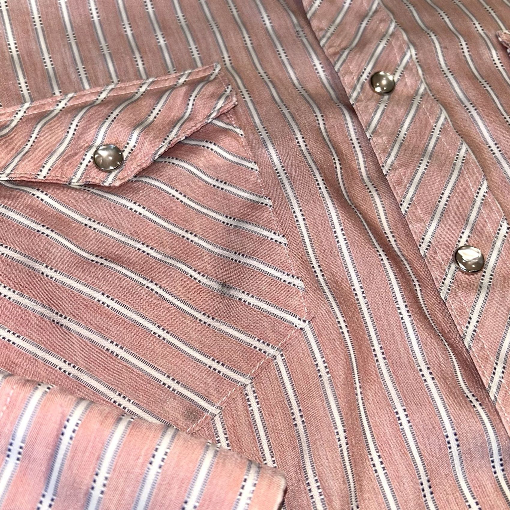 Wrangler VINTAGE Wrangler Brushpopper Pearl Snap Striped Shirt Long Sleeve Mens 15.5-33 Light Pink Cotton Western Button-Up Casual Workwear 80s 90s Mens Size US M / EU 48-50 / 2 - 3 Thumbnail