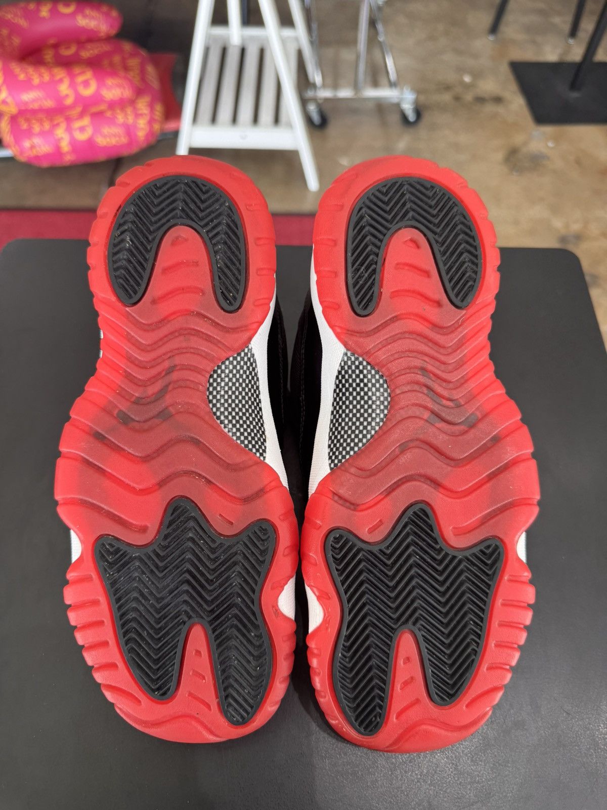 Jordan Brand Air Jordan 11 Low Bred Size 5.5Y (2015) Size US 5.5 / EU 38 - 8 Thumbnail
