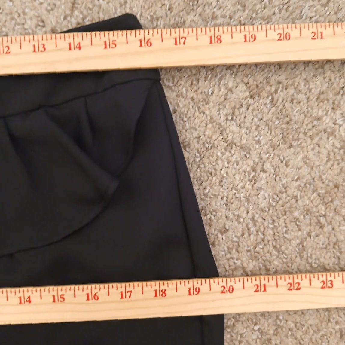 Vintage ELLE Skirt Knee Length Pencil Black Size 8 Ruffle Slit Polyester Women Regular Vintage No Size 30" / US 8 / IT 44 - 3 Thumbnail