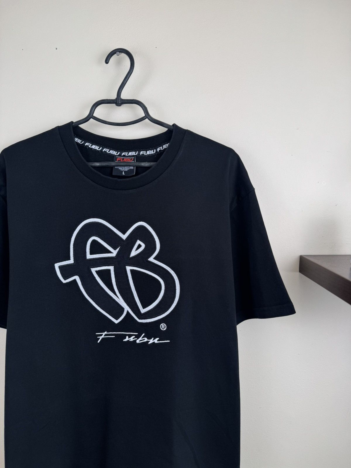 Fubu Vintage Fubu T-Shirt Big Logo Rap USA Hop Hop Y2K L Size US L / EU 52-54 / 3 - 7 Thumbnail
