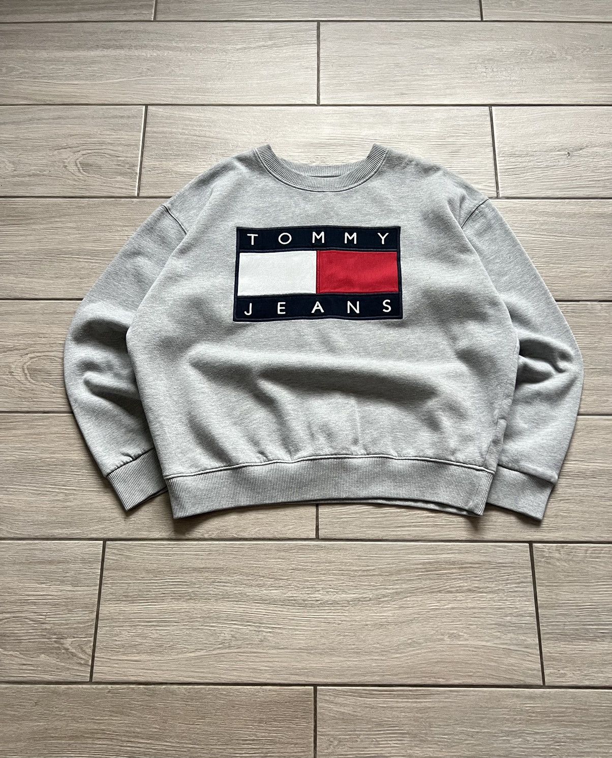 Tommy Hilfiger × Vintage Vintage Tommy Hilfiger Sweatshirt Big Logo Y2K 90s Size US M / EU 48-50 / 2 - 2 Thumbnail