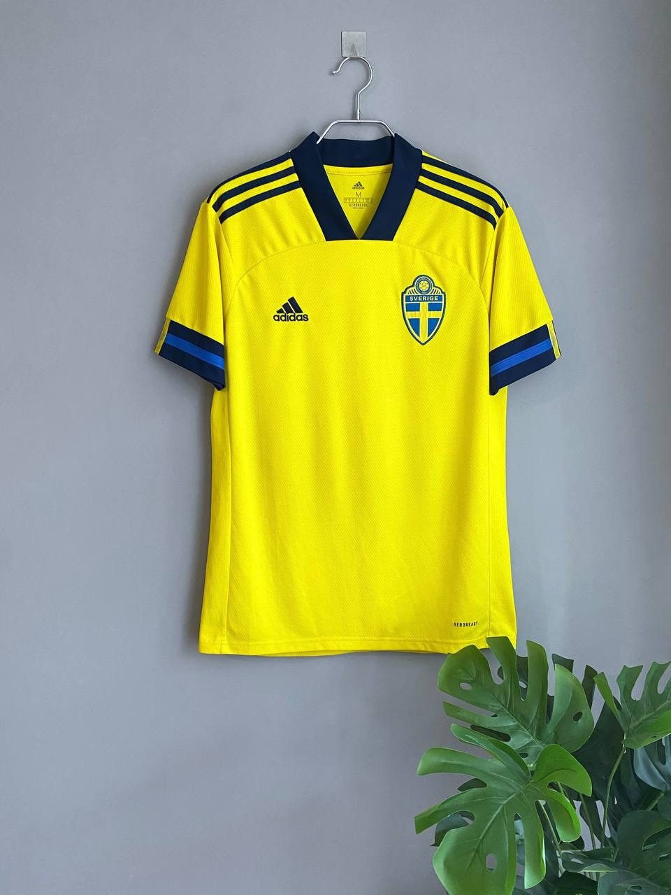 Adidas Sweden National Football Team 2021/22 Home Soccer Jersey, M Size US M / EU 48-50 / 2 - 1 Thumbnail