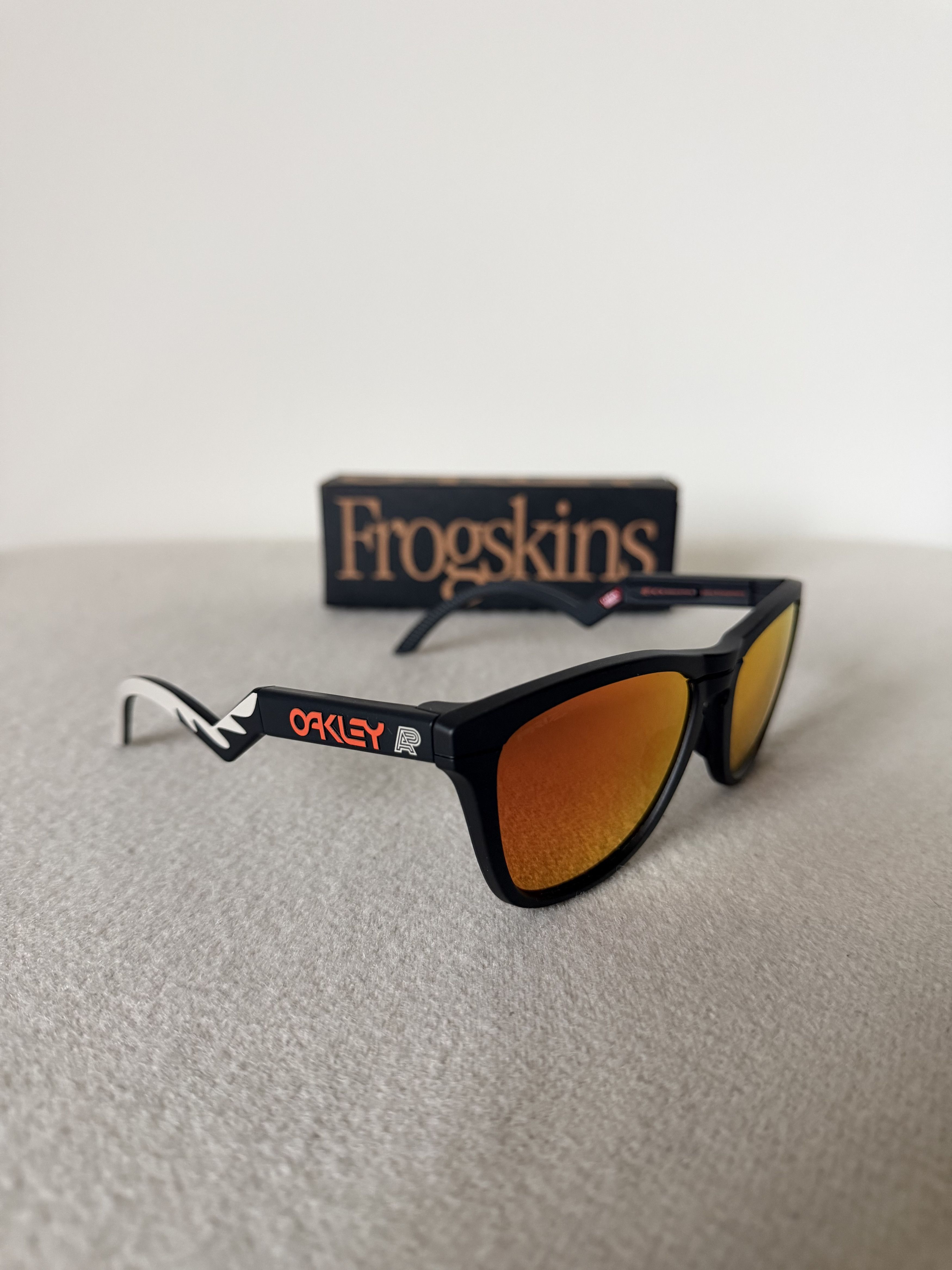 Oakley × Supreme Supreme Oakley Chrome Frogskins Sunglasses | Grailed