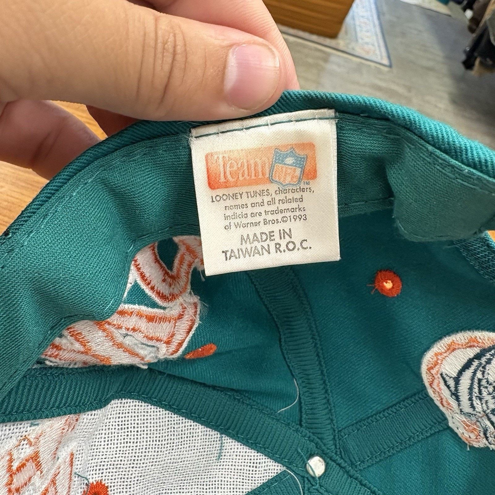 Logo 7 Vintage NFL Miami Dolphins X Taz Looney Toons Snap Back Hat Size ONE SIZE - 7 Thumbnail