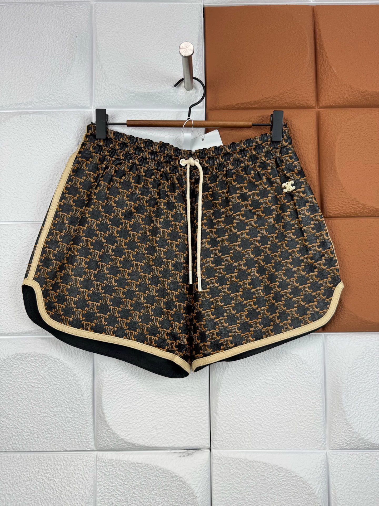 Celine Celine Triomphe Leather Shorts 38 New Size 26" / US 2 / IT 38 - 1 Thumbnail