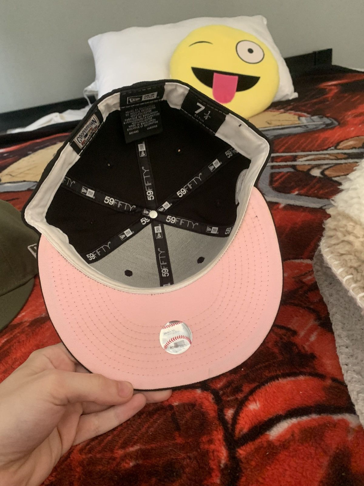 New Era New York fitted w patches Size 40 - 1 Thumbnail