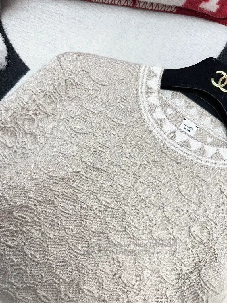 Hermes Hermes Khaki Color Geometric Pattern Relief Knit Sweater T Size XXS / US 00 / IT 34 - 3 Thumbnail