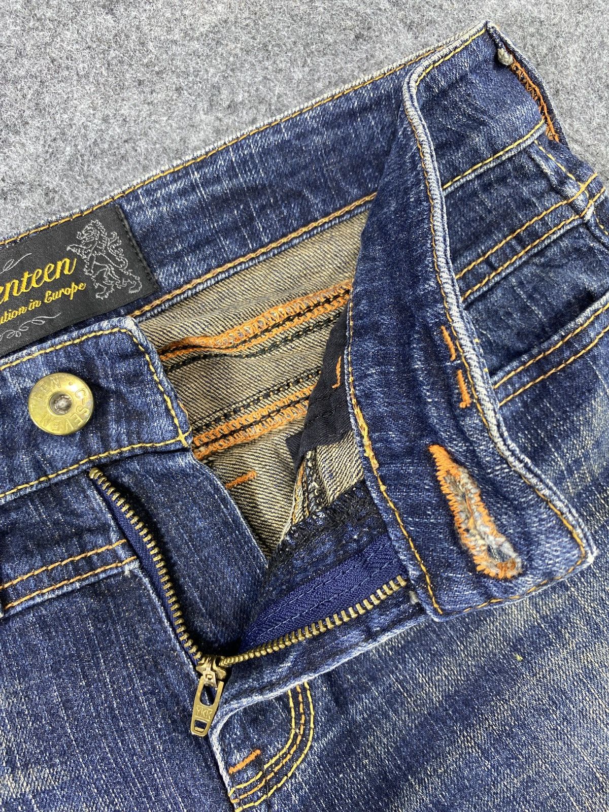 Japanese Brand C-Seventeen Blue Wash flare Jeans - J1016 Size 30" / US 8 / IT 44 - 7 Thumbnail