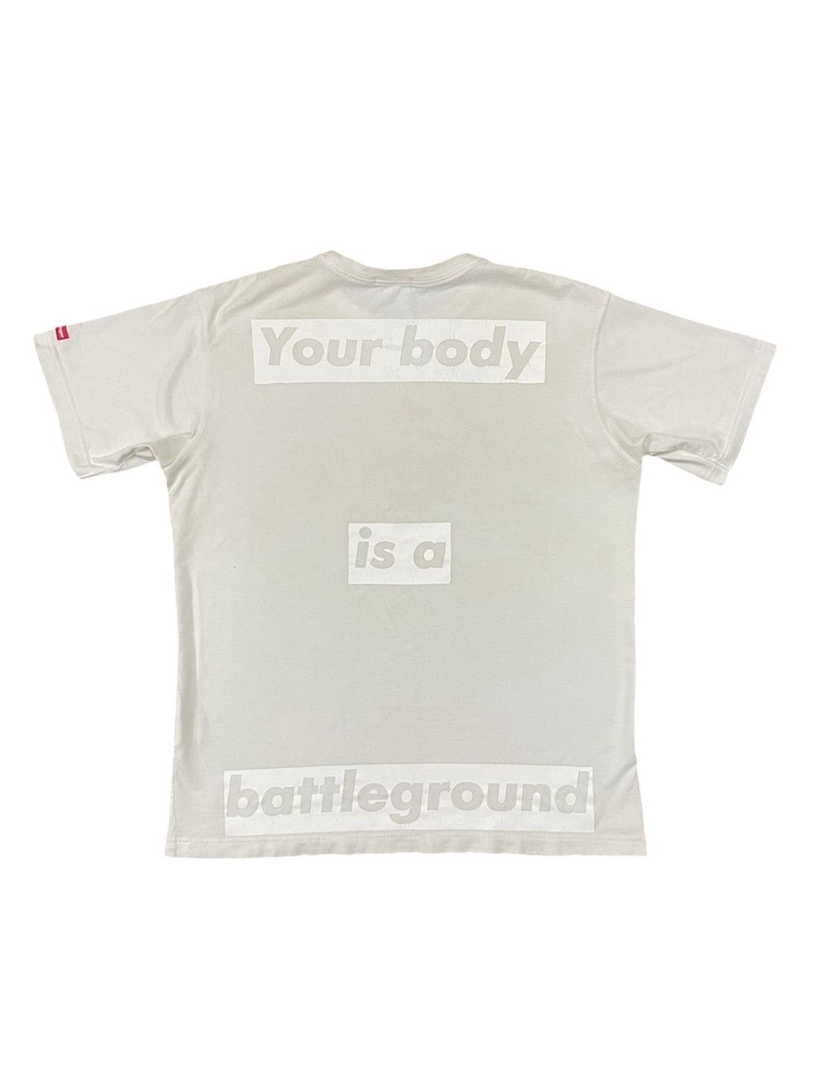 Barbara Kruger × Uniqlo Vintage Barbara Kruger Your Body Is A Battleground Tee Size US L / EU 52-54 / 3 - 2 Thumbnail