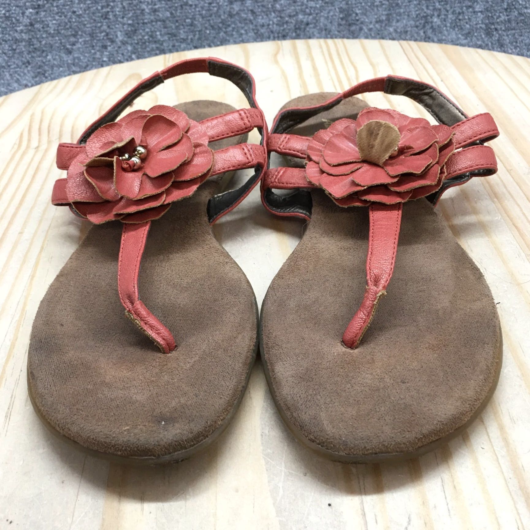 Vintage Aerosoles Sandals Womens 8.5M Pink Chlockout T Strap Floral Slip On Faux Leather Shoes Size US 9 / IT 39 - 4 Thumbnail