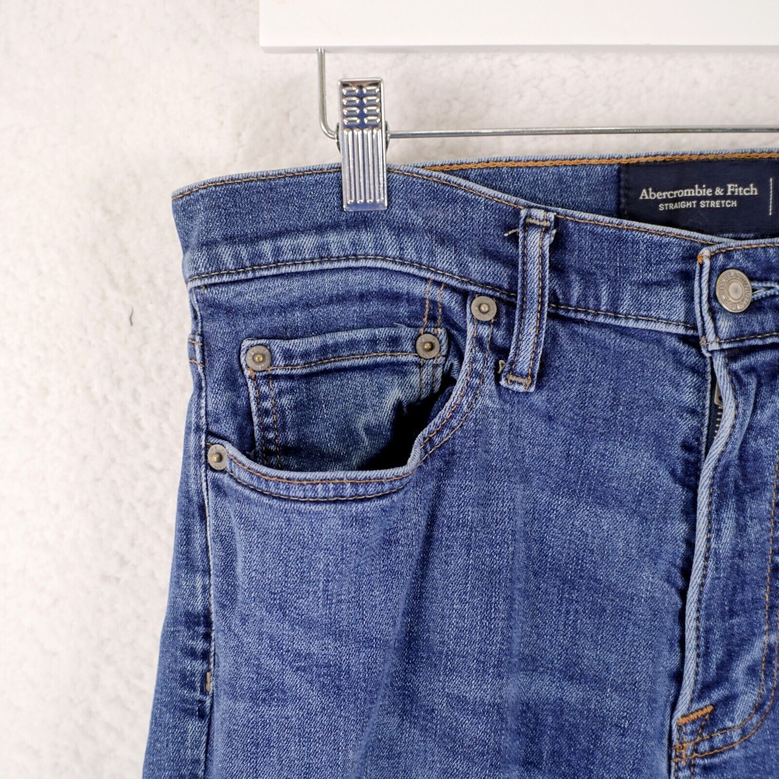 Abercrombie & Fitch Abercrombie & Fitch Straight Stretch Blue Wiskering Denim Je Size US 32 / EU 48 - 2 Thumbnail