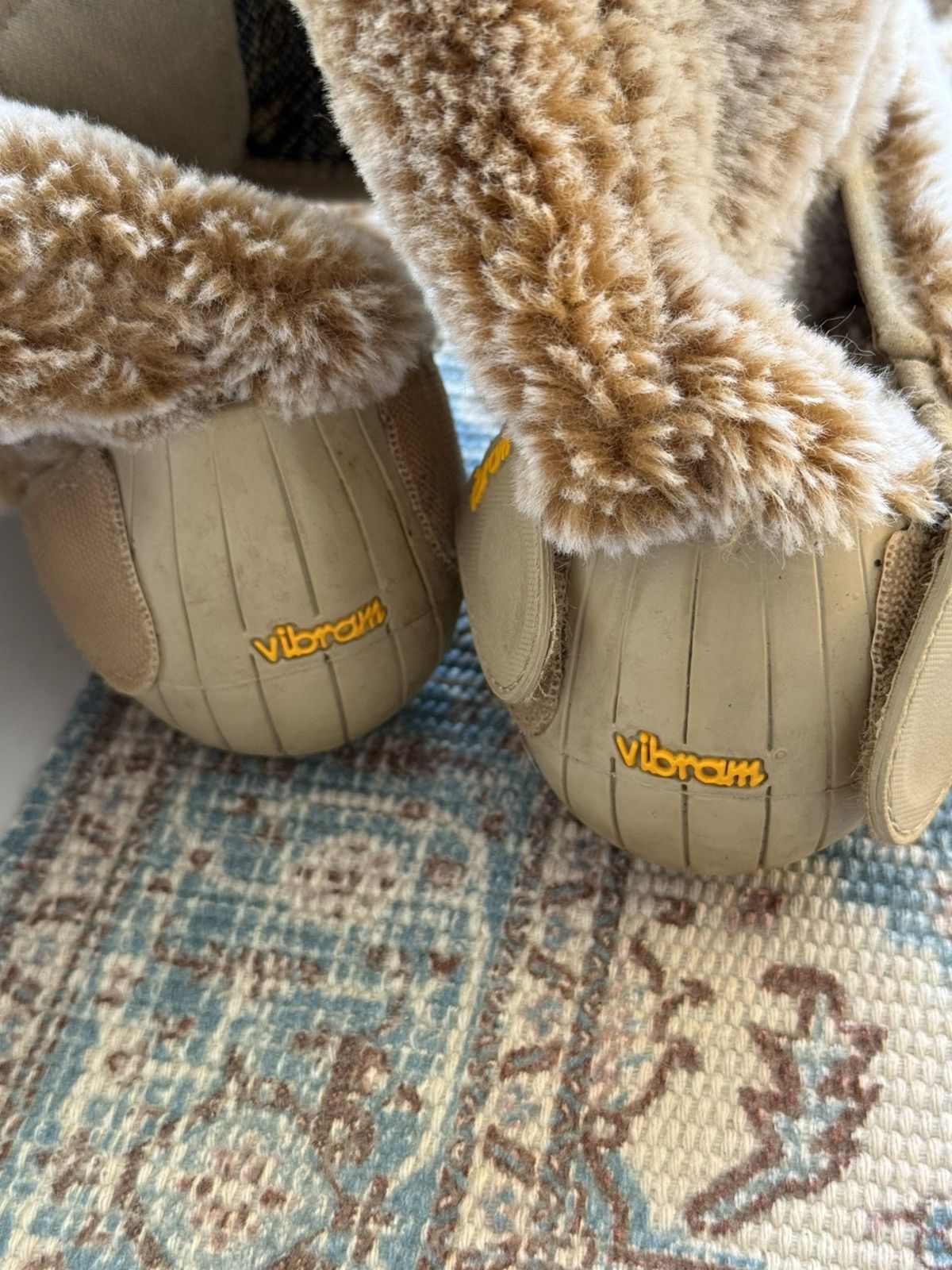 Vibram Furoshiki Vibram Fivefinger Fur Lapland Shoes Size 36-37 Size US 6.5 / IT 36.5 - 6 Thumbnail