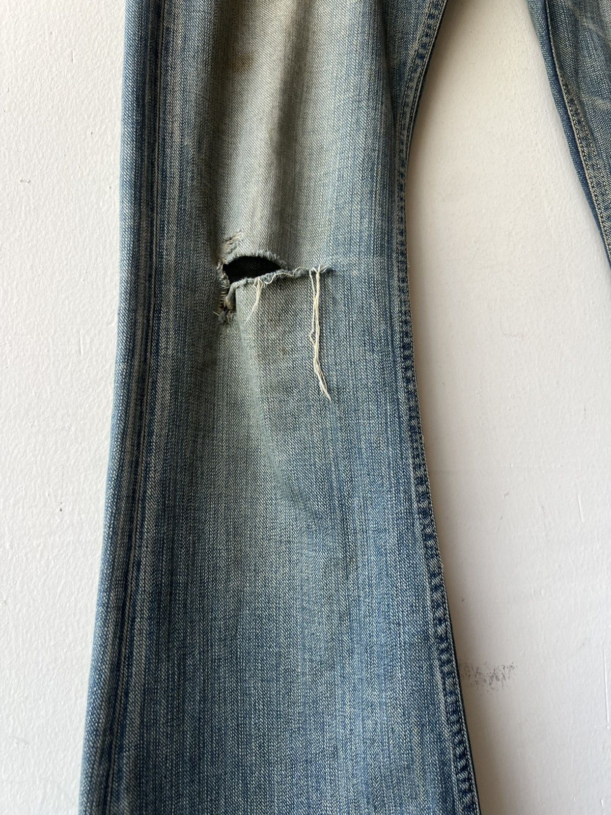 5351 POUR LES HOMMES Frog Denim Japan Distress Dirty Mud Denim Super Flare Jeans Size US 32 / EU 48 - 11 Thumbnail